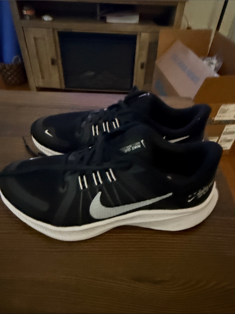 Nike Quest womens Black and White  Running Shoes sz 7